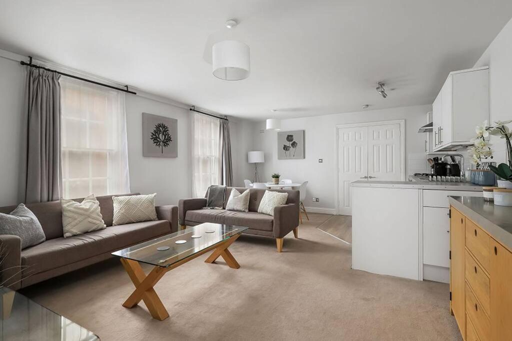 Apartment No 2 The Old School House, Winchester